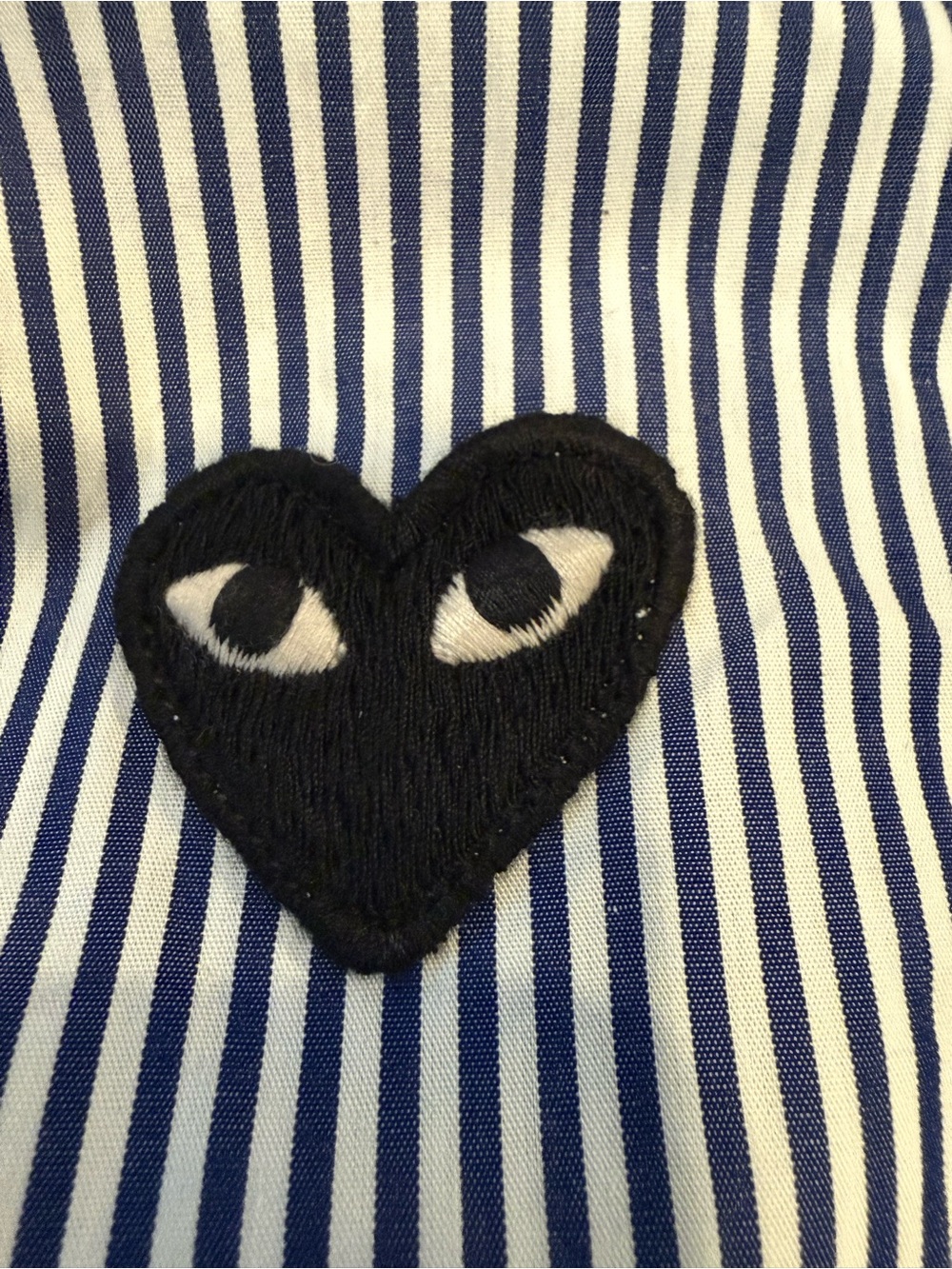 COMME DES GARCONS PLAY Blue Stripe Black Heart Button Down Shirt S - Picture 5 of 6
